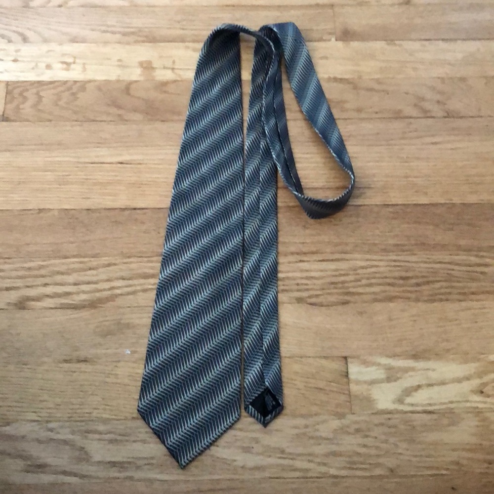 Geoffrey Beene Mens Long Length Neck Tie Black and Tan 100% Silk